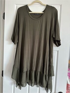 Kim & Cami Olive Green Ruffle-Hem Tunic Top